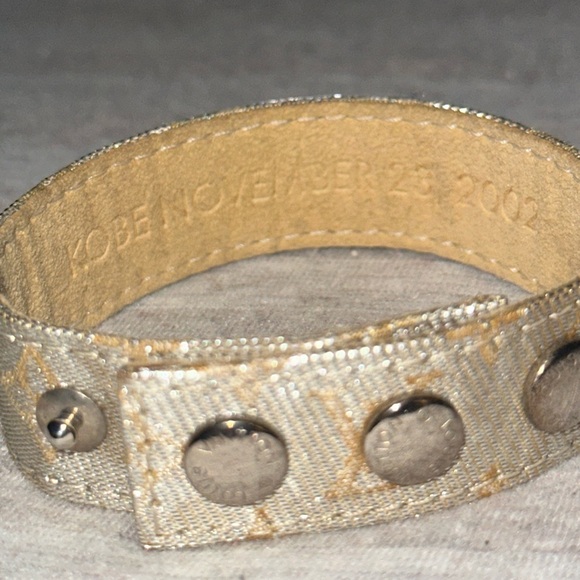 Louis Vuitton Limited Edition Kobe 2002 Snap Bracelet - Picture 4 of 7
